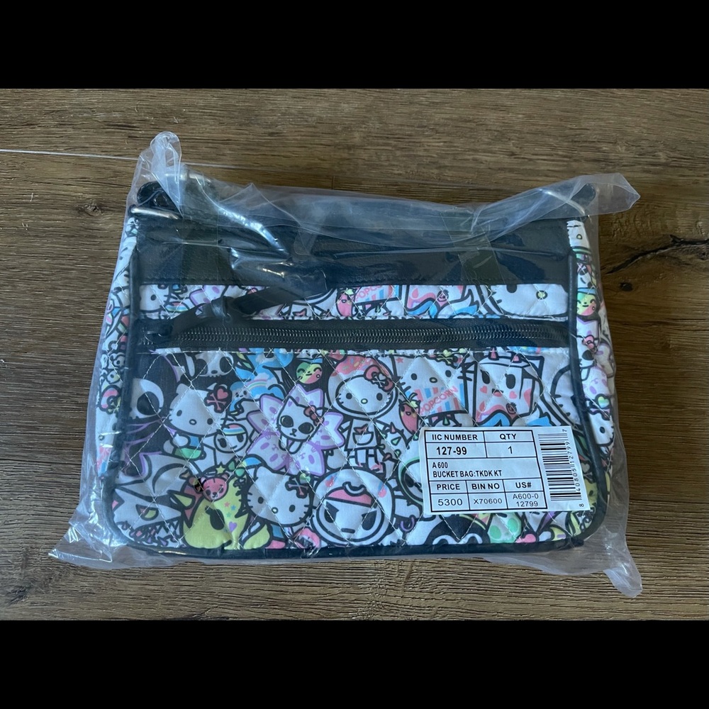 HELLO KITTY & TokiDoki-Imported (NWT) Crossbody Handbag - Picture 3 of 16
